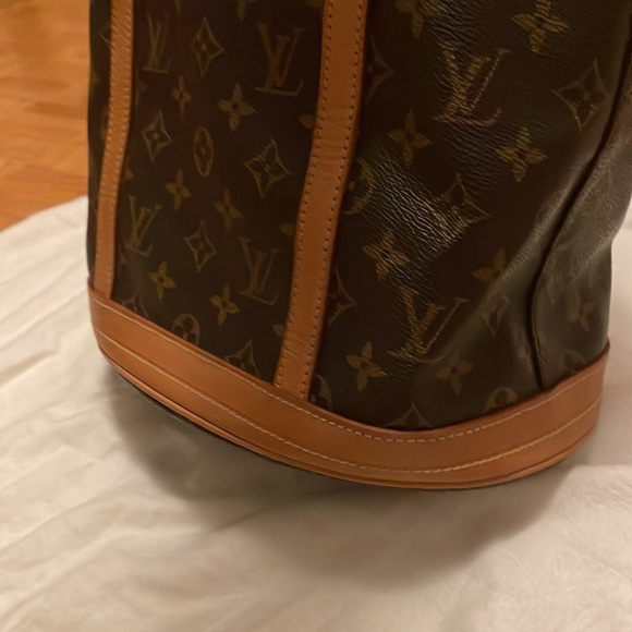 Louis Vuitton Bucket GM - Picture 4 of 10